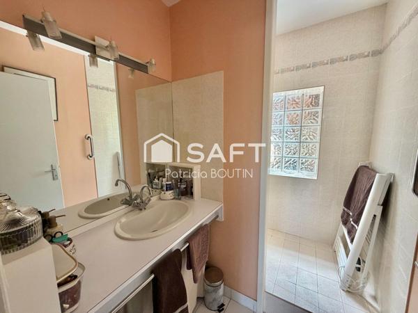 APPARTEMENT UNE CHAMBRE AVEC TERRASSE ET PLACE DE PARKING A NIORT