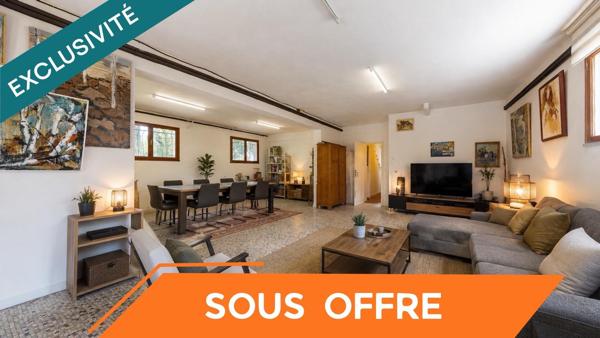 Maison 250 m² avec piscine couverte