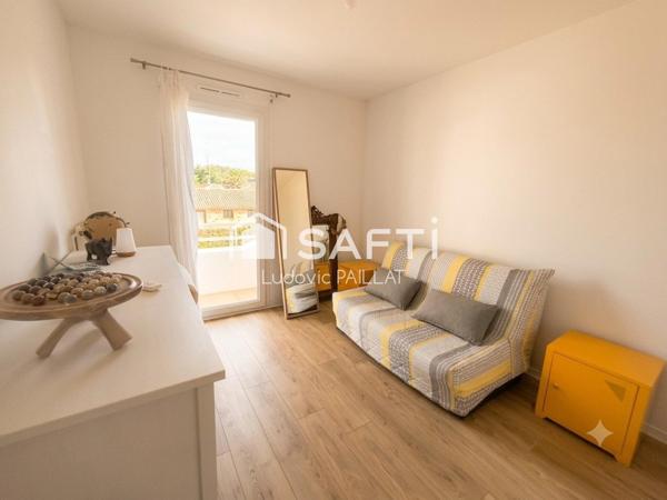 Maison en très bon état, 2 chambres avec climatisation