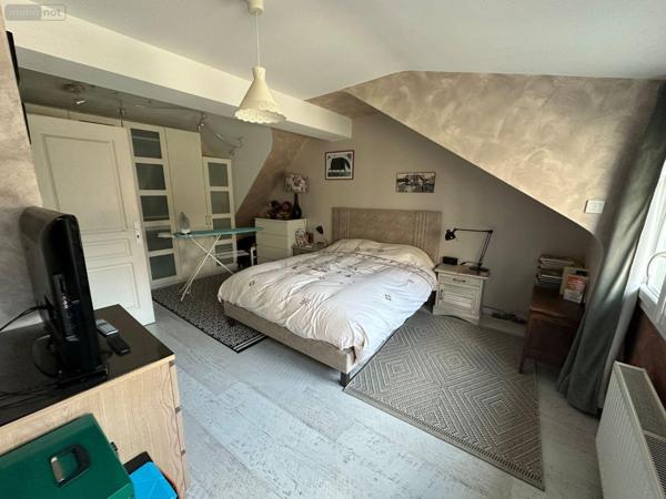 Maison à vendre à Amboise dans l'Indre-et-Loire (37400), ref : 12101/1310   
CENTRE BOURG