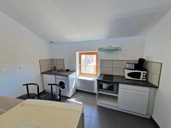 Location                                                      Appartement
                        
                     2 pièces                      37 m2                     à Draguignan