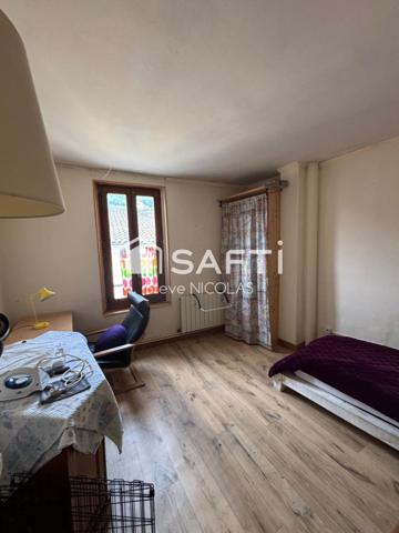 Bâtisse de 120 M2 fort potentiel