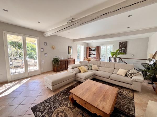 NIMES - VEDELIN - CARREAU DE LANES - MAISON - PISCINE - 6 CHAMBRES  -  DEPENDANCE - GARAGE - CALME - SANS VIS A VIS -