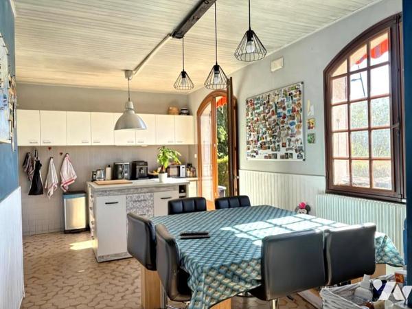 A VENDRE - EN EXCLUSIVITE - MAISON - SPECIAL INVESTISSEUR - Sur terrain de 1.324 m2 en zone UGa1 -  