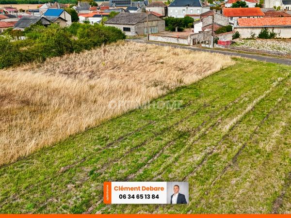 Terrain constructible d’environ 2200 m² – À 10 min de Loudun