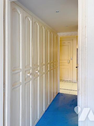 MAISON DE VILLAGE VUE BAIE DE CANNES  170 M² AU COEUR DU SUQUET HISTORIQUE DE CANNES AVEC GARAGE.