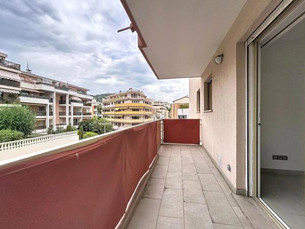 Vente                                                      Appartement
                        
                     2 pièces                      57 m2                     à Cannes