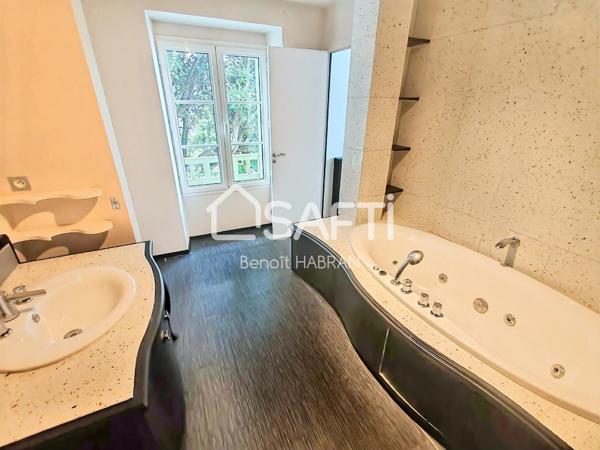 Maison de 650M2 ,14 pièces, terrain de 3412m2