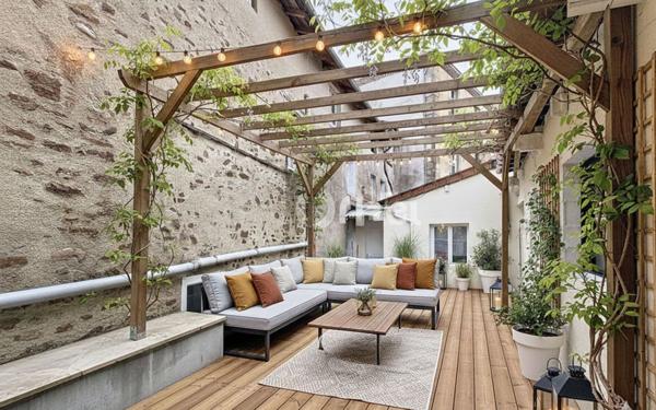 Maison à vendre    8 pièces •  Saint-Léonard-de-Noblat