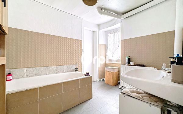 Maison à vendre    8 pièces •  Saint-Léonard-de-Noblat