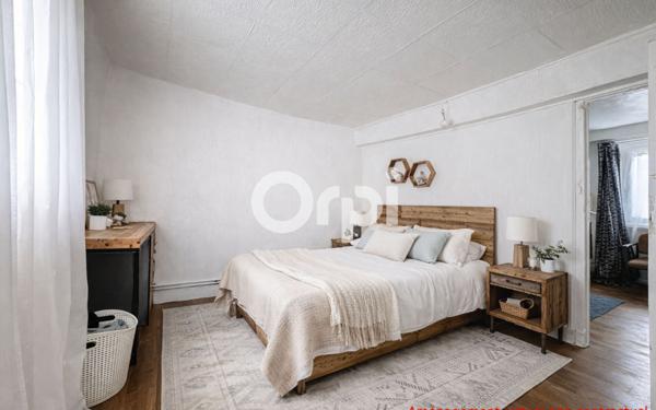 Maison à vendre    8 pièces •  Saint-Léonard-de-Noblat