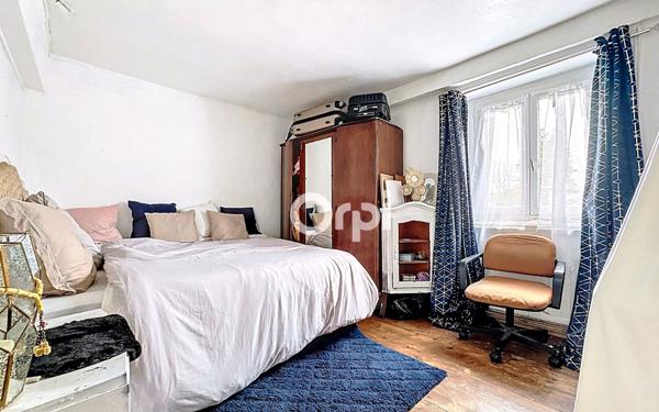 Maison à vendre    8 pièces •  Saint-Léonard-de-Noblat