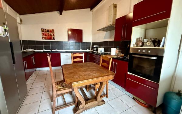 Maison à vendre    8 pièces •  Saint-Léonard-de-Noblat