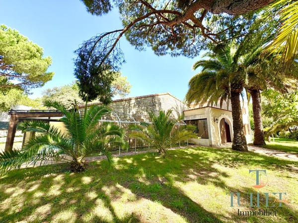 RONCE LES BAINS : VILLA AVEC PISCINE INTERIEURE CHAUFFEE