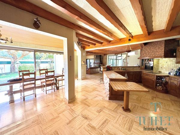 RONCE LES BAINS : VILLA AVEC PISCINE INTERIEURE CHAUFFEE