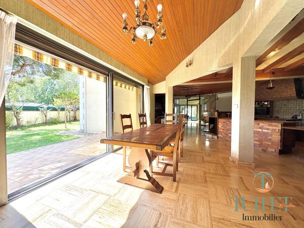 RONCE LES BAINS : VILLA AVEC PISCINE INTERIEURE CHAUFFEE