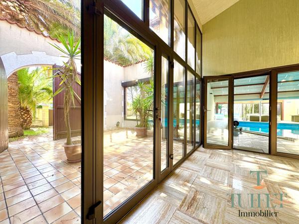 RONCE LES BAINS : VILLA AVEC PISCINE INTERIEURE CHAUFFEE