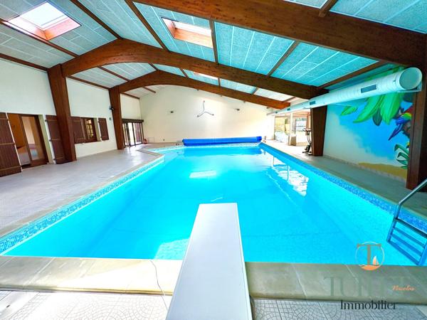 RONCE LES BAINS : VILLA AVEC PISCINE INTERIEURE CHAUFFEE