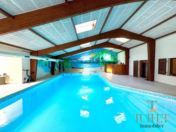 RONCE LES BAINS : VILLA AVEC PISCINE INTERIEURE CHAUFFEE