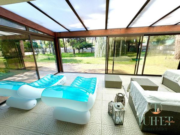 RONCE LES BAINS : VILLA AVEC PISCINE INTERIEURE CHAUFFEE