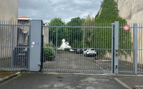 Stationnement à vendre