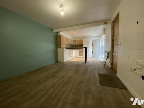 A VENDRE IMMEUBLE PROFESSIONNEL A ROUBAIX  rue Léon Marlot secteur Alfred Motte