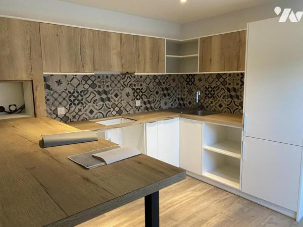 A VENDRE IMMEUBLE PROFESSIONNEL A ROUBAIX  rue Léon Marlot secteur Alfred Motte