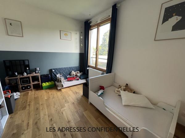 TASSIN-LA-DEMI-LUNE – T5 meublé de 120 m² avec grand balcon