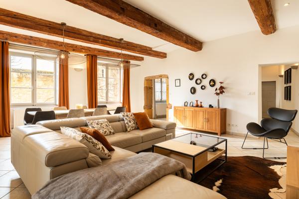 Appartement
         5 pièces
        - 140 m² Exclusivité 1 030 000 € *