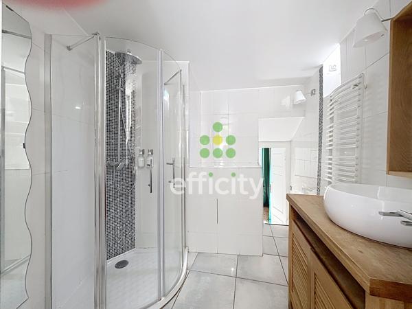 Appartement
         5 pièces
        - 140 m² Exclusivité 1 030 000 € *