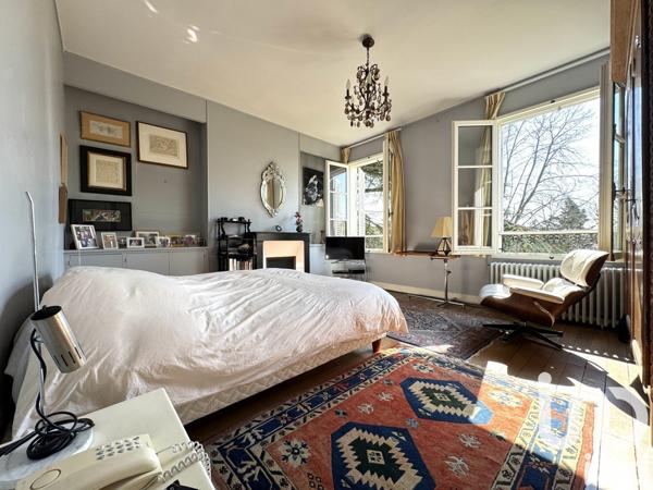 Maison 10 pièces de 352 m² à Sceaux (92330)