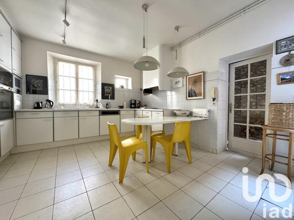 Maison 10 pièces de 352 m² à Sceaux (92330)