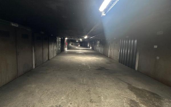 Stationnement à vendre    12 m2 Grigny