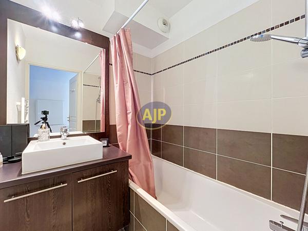 Appartement à vendre Talence - 3 pièces, 58m² avec 2 chambre(s) à 214 000€ - AJP ACTEA Talence
