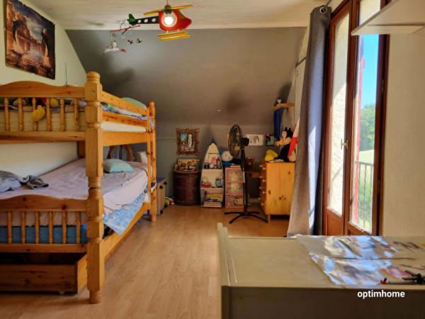 PROPRIETE RURALE AVEC DEPENDANCES ET SERRES
