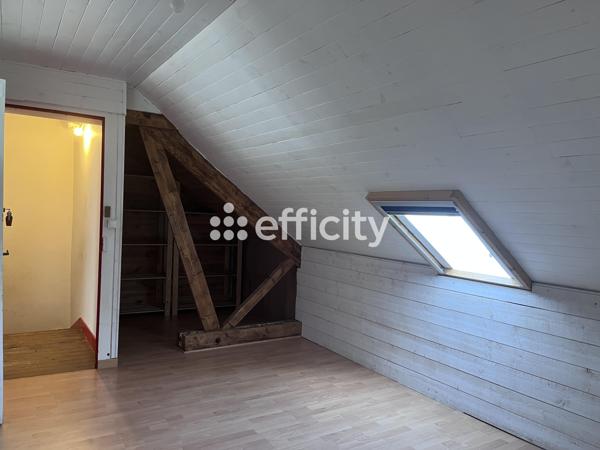 Maison
         8 pièces
        - 158 m² 295 000 € *
