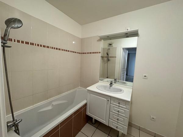 Appartement avec Balcon - secteur LES ORMEAUX