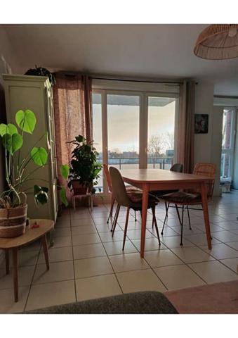 Appartement avec Balcon - secteur LES ORMEAUX
