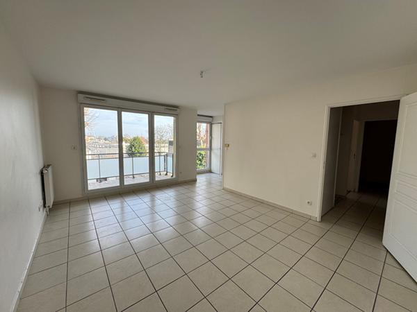 Appartement avec Balcon - secteur LES ORMEAUX