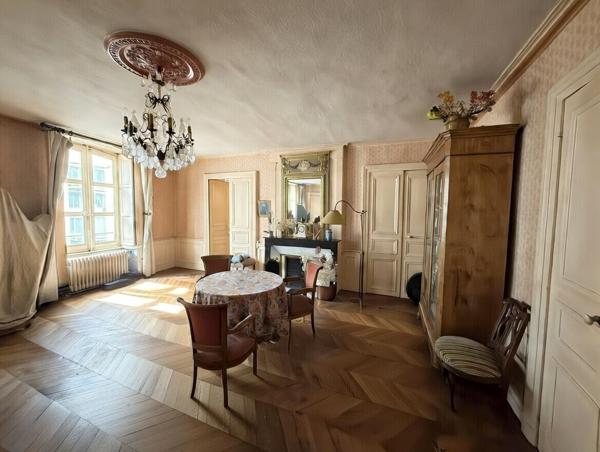 Clermont-Ferrand (63000) Grand T5 de caractère au cœur de Clermont-Ferrand – Jardin Lecoq