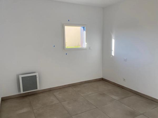 Dpt Hérault (34), à vendre SERIGNAN appartement T2 de 42,8 m² avec terrasse et stationnement