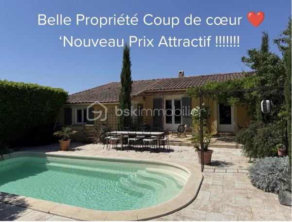 MALLEMORT – Superbe villa plein pied familiale T6 de 182 m² avec piscine

Située à quelques minutes à pied du centre du village de Mallemort, dans un environnement résidentiel calme et recherché, cette magnifique villa de 182 m² habitables vous séduira par ses volumes généreux, sa luminosité et la qualité de ses prestations.

Édifiée sur un terrain clos, arboré et sécurisé de 703 m² avec portail motorisé, cette propriété offre un cadre de vie idéal pour une famille en quête de confort et de tranquillité.

Des extérieurs conçus pour profiter pleinement de la Provence
Piscine 7 x 3 m
Grande terrasse de 78 m² idéale pour recevoir
Salon d'été de 11 m²
Carport pour 2 véhicules
Chalet de rangement de 12 m²
Jardin paysager parfaitement entretenu
Un intérieur spacieux et lumineux

L'entrée s'ouvre sur une agréable terrasse couverte de 9 m² et mène à une vaste pièce de vie traversante de 52 m² comprenant salon, séjour et cuisine ouverte. Cet espace convivial, baigné de lumière, bénéficie d'un accès direct à une terrasse de 30 m².

Ce plein pied comprend également un cellier-buanderie de 12 m² avec terrasse privative ainsi qu'un grand bureau de 22 m², idéal pour le télétravail ou une activité indépendante.

Un espace nuit confortable et fonctionnel
Chambre de 16 m² avec dressing de 3 m²
Deux chambres de 11 m² avec placards intégrés
Suite parentale de 23 m²
Salle de bains de 10 m²
Salle d'eau de 4 m²
Deux WC indépendants
Les atouts de cette propriété

- Aucun travaux à prévoir
- Excellente luminosité et beaux volumes
- Prestations de qualité
- Terrain clos et facile d'entretien
- Proximité immédiate des commerces, écoles et services
- Environnement calme et recherché

Un emplacement privilégié

Mallemort bénéficie d'une situation idéale entre le Luberon et Aix-Marseille-Provence. Vous profiterez d'un cadre naturel remarquable entre la Durance et le Luberon, tout en restant à proximité d'Aix-en-Provence, Salon-de-Provence et Avignon.

Une piste cyclable relie également Mallemort à La Roque-d'Anthéron et Charleval, offrant un cadre de vie particulièrement agréable.

Une propriété rare sur le secteur, alliant élégance, confort et qualité de vie au cœur de la Provence.

À découvrir sans tarder. Contactez-nous pour organiser une visite.

Laurent BSK IMMOBILIER - 06 02 06 11 01 _ l.billard@bskimmobilier.com .

À BIENTÔT ........