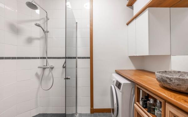 Appartement à vendre    3 pièces • 63,05 m2 Paris 12