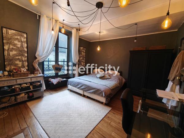 Maison
         8 pièces
        - 246 m² Bien prestige 1 089 000 € *