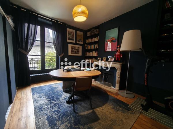 Maison
         8 pièces
        - 246 m² Bien prestige 1 089 000 € *