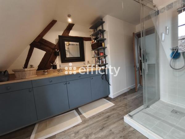 Maison
         8 pièces
        - 246 m² Bien prestige 1 089 000 € *