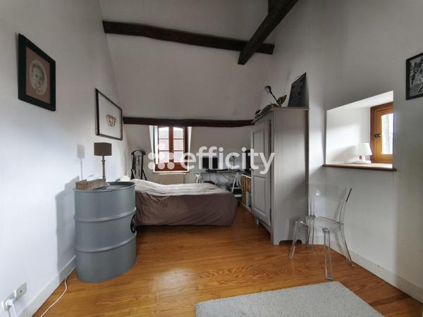 Maison
         8 pièces
        - 246 m² Bien prestige 1 089 000 € *