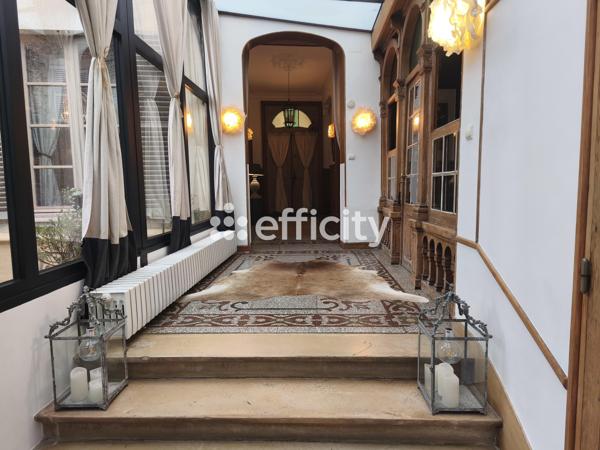 Maison
         8 pièces
        - 246 m² Bien prestige 1 089 000 € *