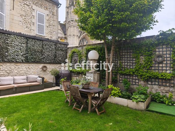 Maison
         8 pièces
        - 246 m² Bien prestige 1 089 000 € *