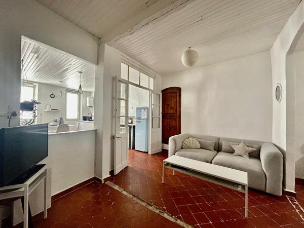 Appartement
         2 pièces
        - 48 m² Exclusivité 180 000 € *